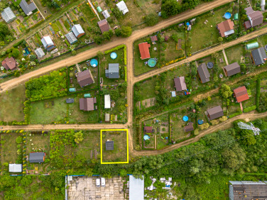 Działka nad jeziorem