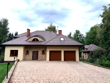 Dom z parkingiem