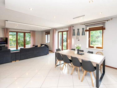 Dom Czernica sprzedaż