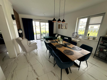 Dom Książenice sprzedaż