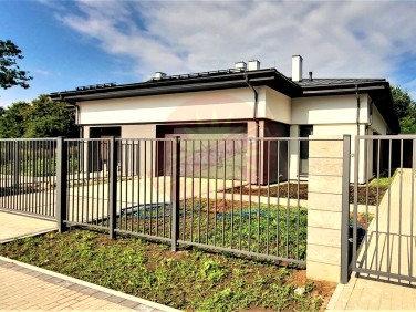 Dom Książenice sprzedaż